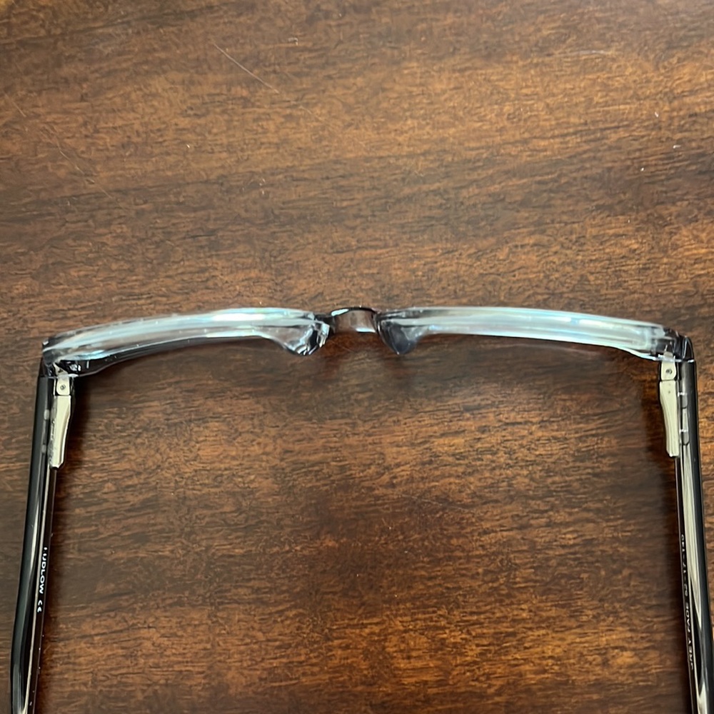 Glasses - Picture 6 of 8